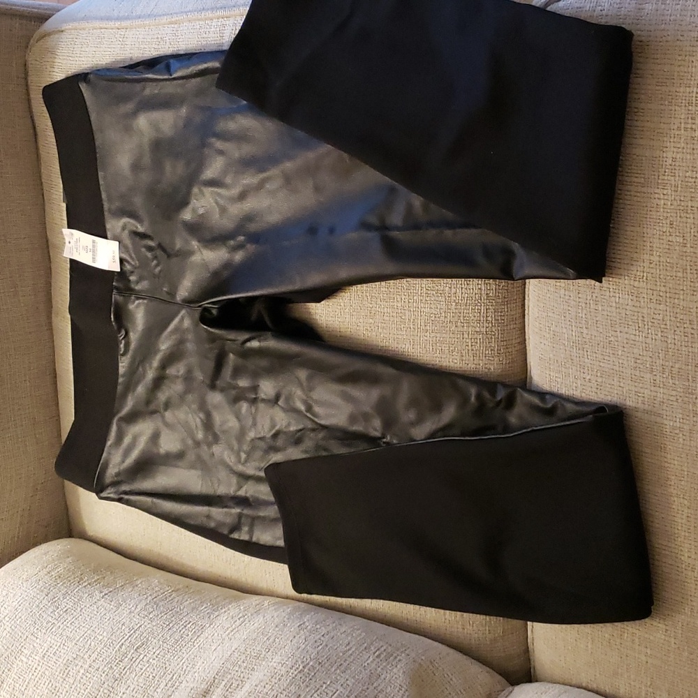 *NEW WHBM Leather Front Black Leggings Sz M*